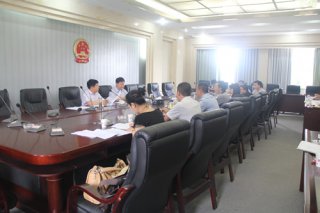 政府領(lǐng)導、企業(yè)代表參加了崇禮新城投資合作協(xié)議討論會(huì )